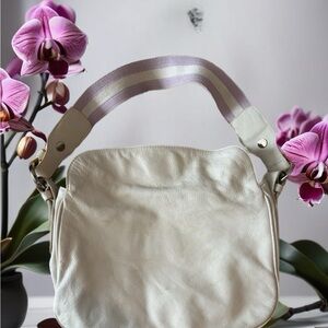 Bally Elegant Cream Shoulder Bag